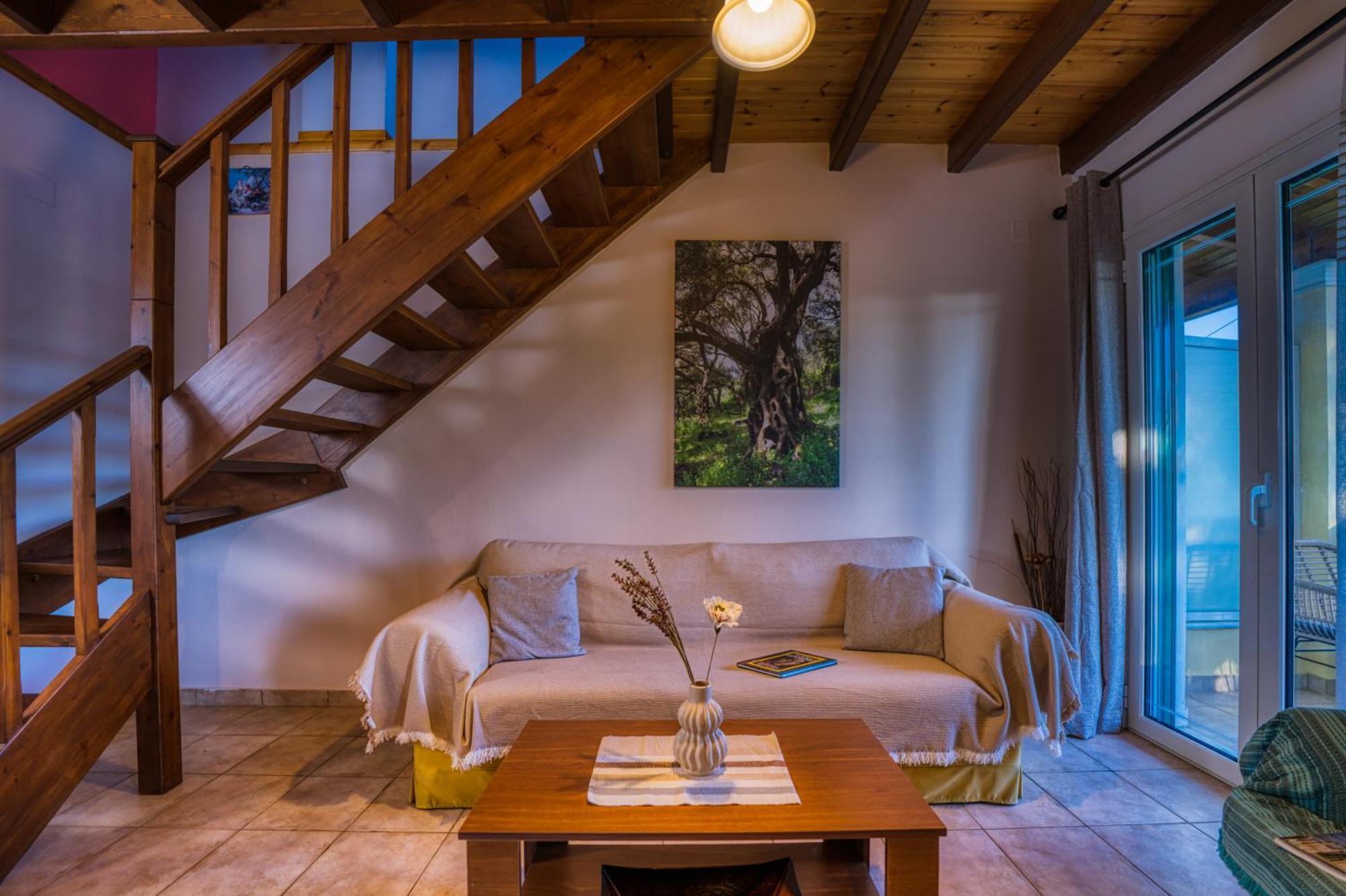 Stefanias Appartments Agios Matthaios  Exterior photo