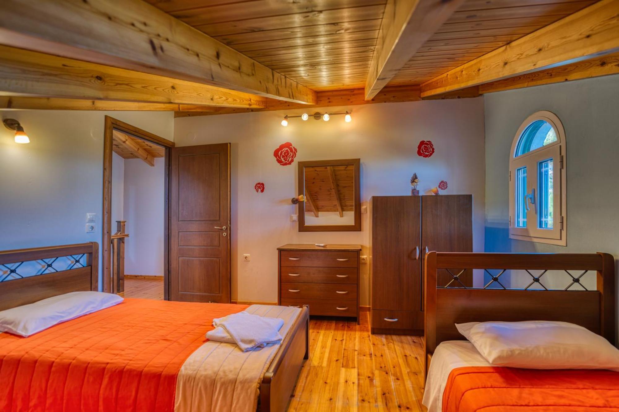 Stefanias Appartments Agios Matthaios  Exterior photo