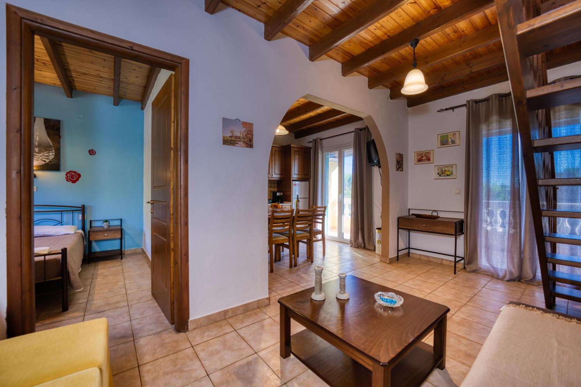 Stefanias Appartments Agios Matthaios  Exterior photo